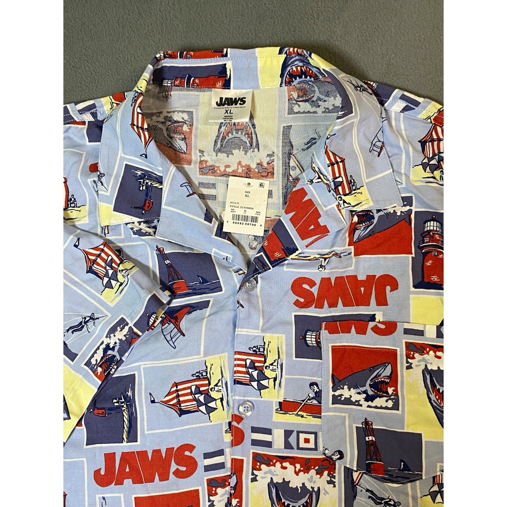 JAWS Men's XL Hawaiian Button Up Shirt Shark Movie Retro Vacation Fun